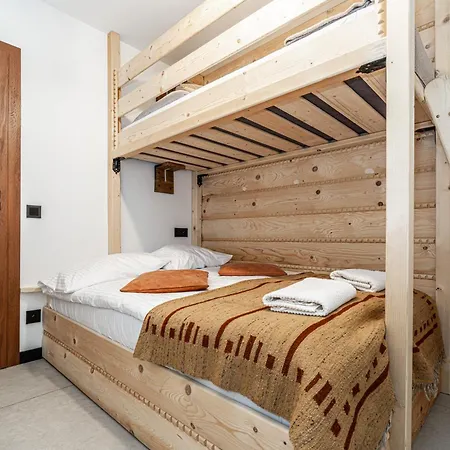 Aparthost Schronisko Zmyslow Apartamento *