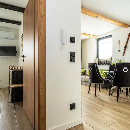 Apartamento Aparthost Schronisko Zmyslow