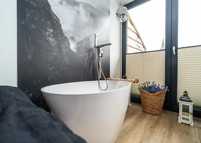 Aparthost Schronisko Zmyslow *