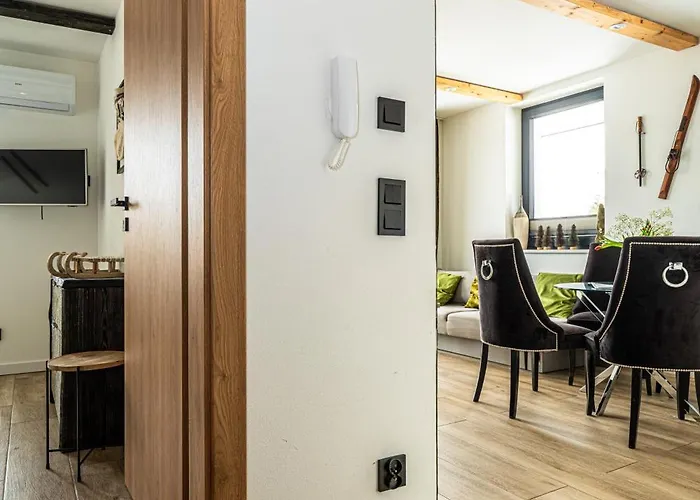 Appartamento Aparthost Schronisko Zmyslow